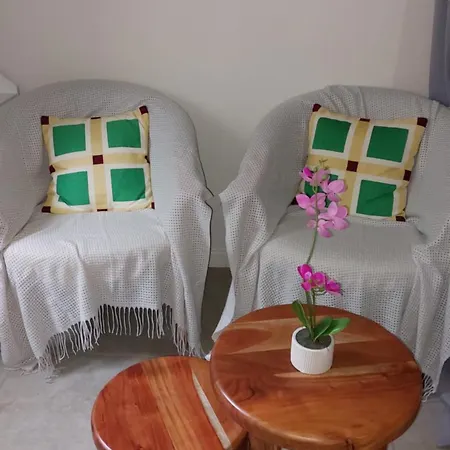 Cocon Confort Avec Parking Gratuit 아파트 님