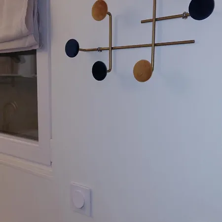 Cocon Confort Avec Parking Gratuit 아파트 *