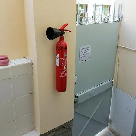 Cocon Confort Avec Parking Gratuit شقة نيم